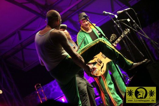 Prince Of Rudeness (D) with The Upsessions - Judge Dread Memorial 17. This Is Ska Festival, Rosslau 22. Juni 2013 (8).JPG